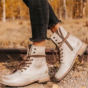 Freebird manchester boots size 8 taupe new